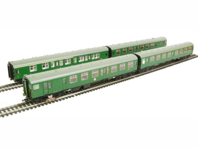 Bachmann 31-426 4CEP EMU 7126 late SR Multiple unit green