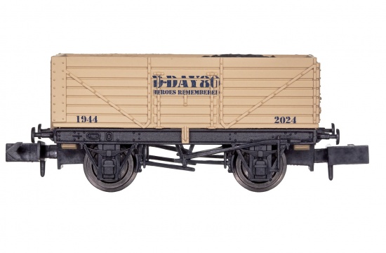 DAPOL D-DAY ANNIVERSARY 7 PLANK WAGON