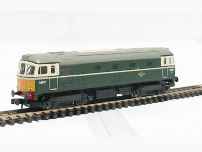 Graham Farish N Gauge 371-128 Class 33 D6577 Green late Crest (old chassis)