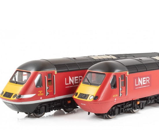 HORNBY R30095 LNER CLASS 43 HST TRAIN PACK