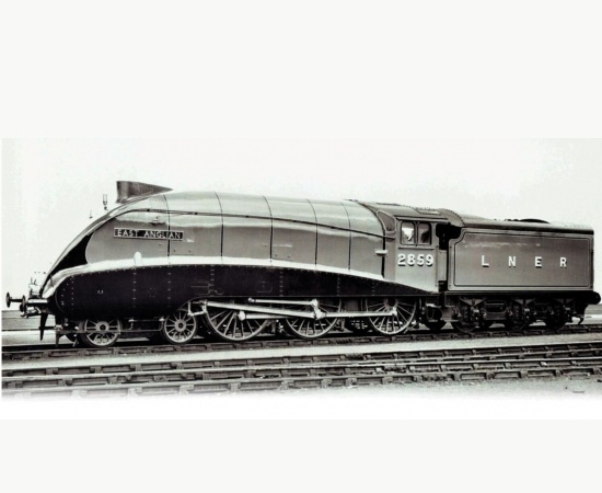 HORNBY R30136 LNER CLASS B17/5 4-6-0 No 2859 'EAST ANGLIAN'