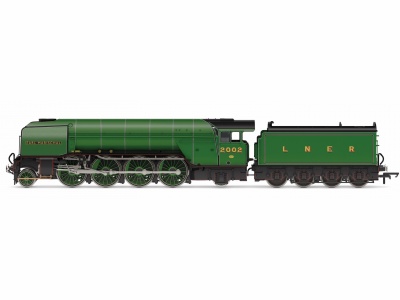 HORNBY R30350SS LNER P2 CLASS No 2002 'EARL MARISCHAL' WITH STEAM GENERATOR AND EXTRA SMOKE DEFLECTORS