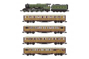 DAPOL 2S-011-010 A1 FLYING SCOTSMAN 4472 IN LNER APPLE GREEN PLUS 4 GRESLEY TEAK COACHES