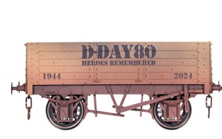 DAPOL D-DAY ANNIVERSARY 5 PLANK WAGON WEATHERED