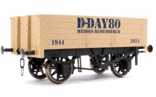 DAPOL D-DAY ANNIVERSARY 5 PLANK WAGON