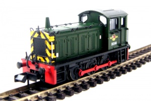 Graham Farish 371-050 Class 04 diesel shunter D2246 BR Green wasp stripes