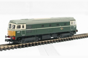 Graham Farish 371-128 Class 33 D6577 in BR Green with Late Crest