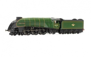 HORNBY R3994 BR CLASS A4 60030 GOLDEN FLEECE