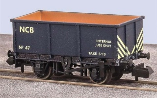 PECO N GAUGE EX BR IRON ORE TIPPLER