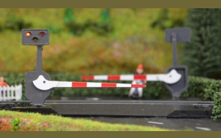 TRAIN TECH SINGLE N GAUGE LEVEL CROSSING LIGHT AND SOUND SET